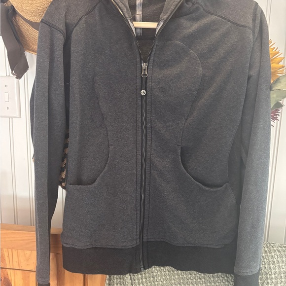 Lululemon full zip scuba hoodie dark grey size 6 - Picture 3 of 7